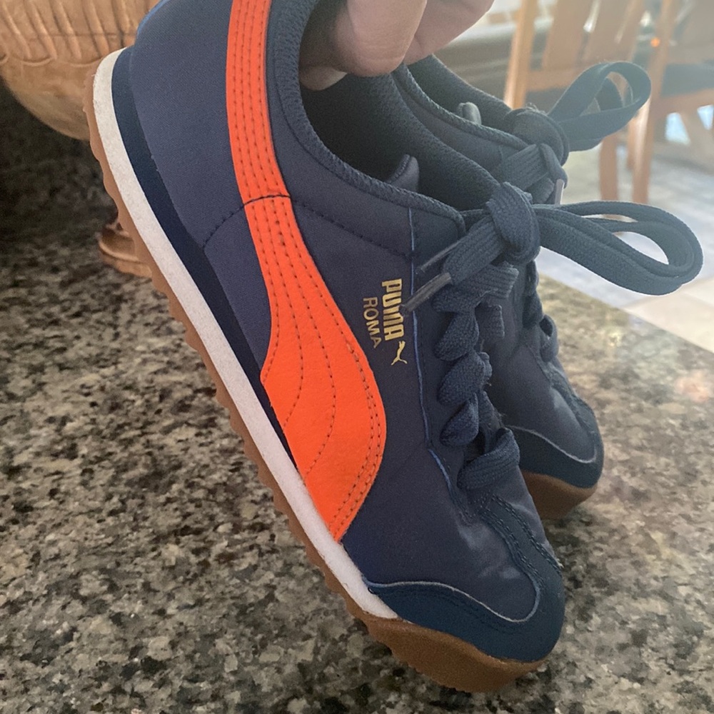 PUMA Unisex-Child Roma Basic Sneaker Sz 2